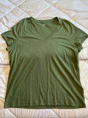 Madewell Olive Army Green V-Neck Short Sleeve Tee everyday women’s XL